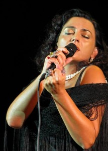 Eventi 2009 - Franca Masu canta la Sardegna nel borgo di SantAngelo