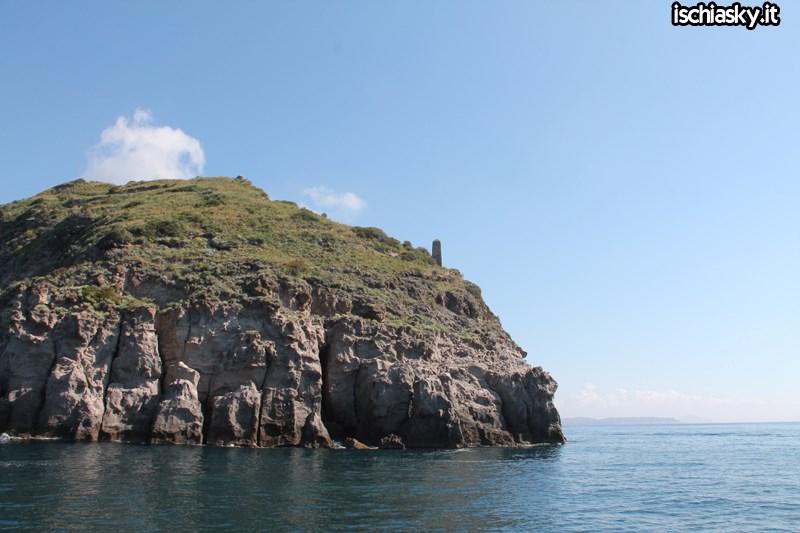 L'isola d'Ischia vista dal mare